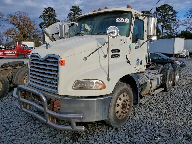 2016 MACK CXU613 #3316738402
