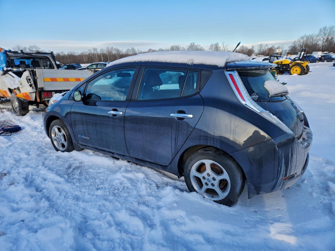 NISSAN LEAF S