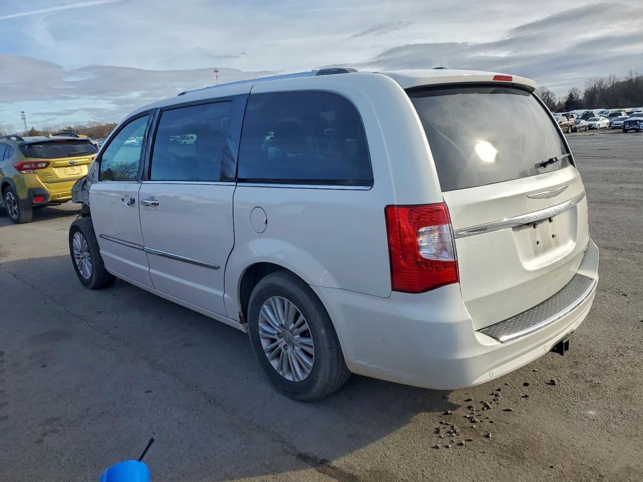 CHRYSLER TOWN & COUNTRY LIMITED