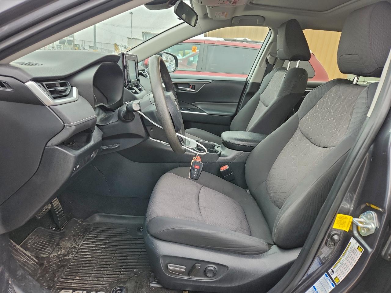 Lot #3309287656 2019 TOYOTA RAV4 XLE