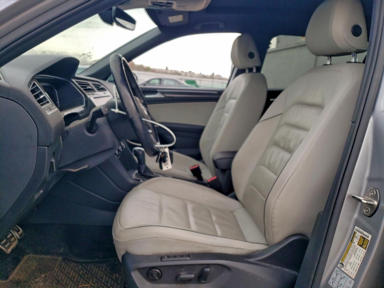 VOLKSWAGEN TIGUAN SEL PREMIUM R-LINE