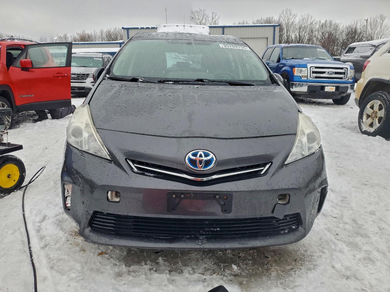 TOYOTA PRIUS V