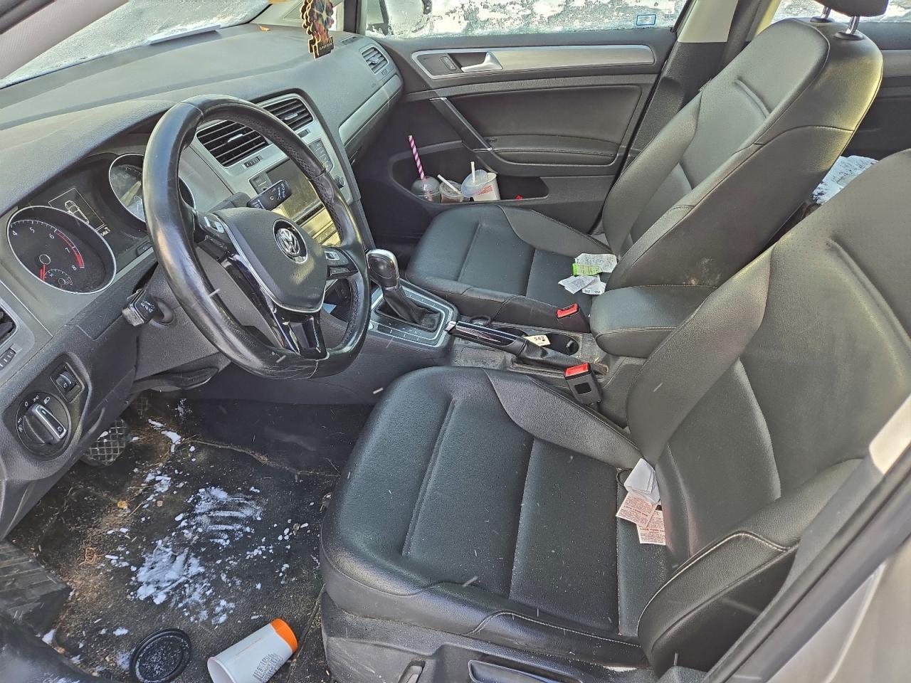 VOLKSWAGEN GOLF S/SE