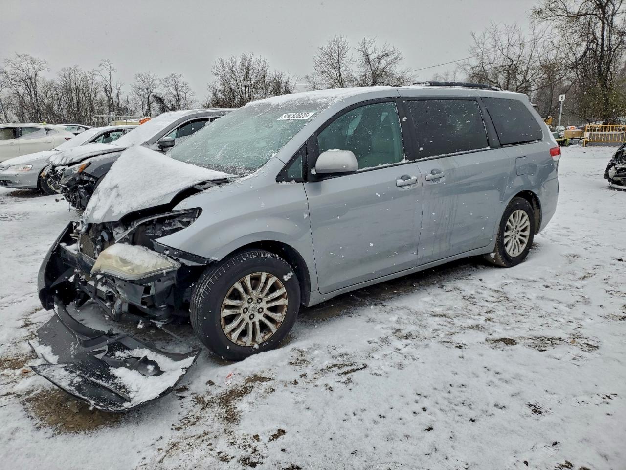 Lot #3309627096 2013 TOYOTA SIENNA XLE