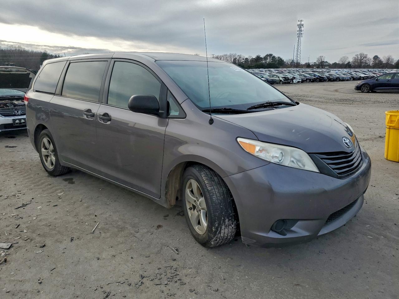 TOYOTA SIENNA