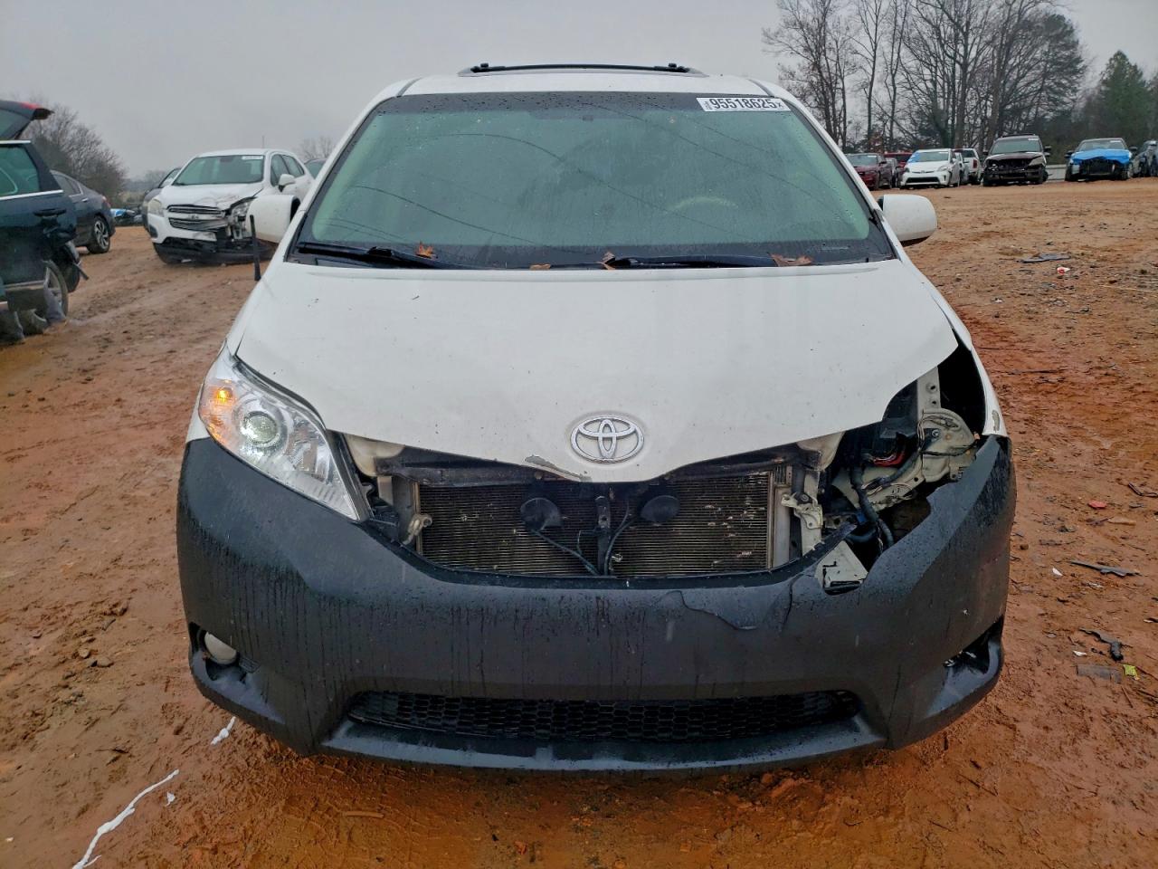 TOYOTA SIENNA XLE
