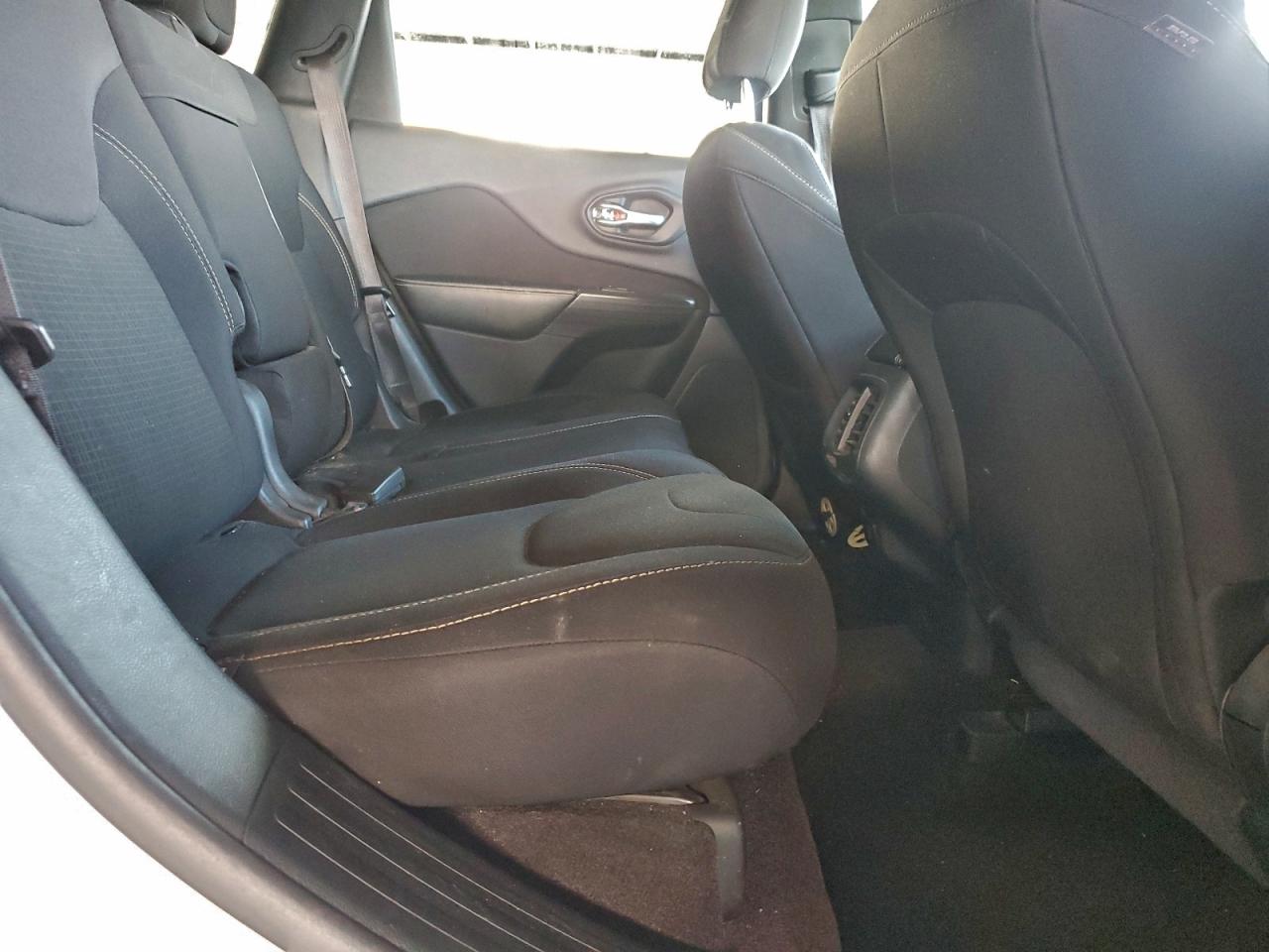 JEEP GRAND CHEROKEE LATITUDE