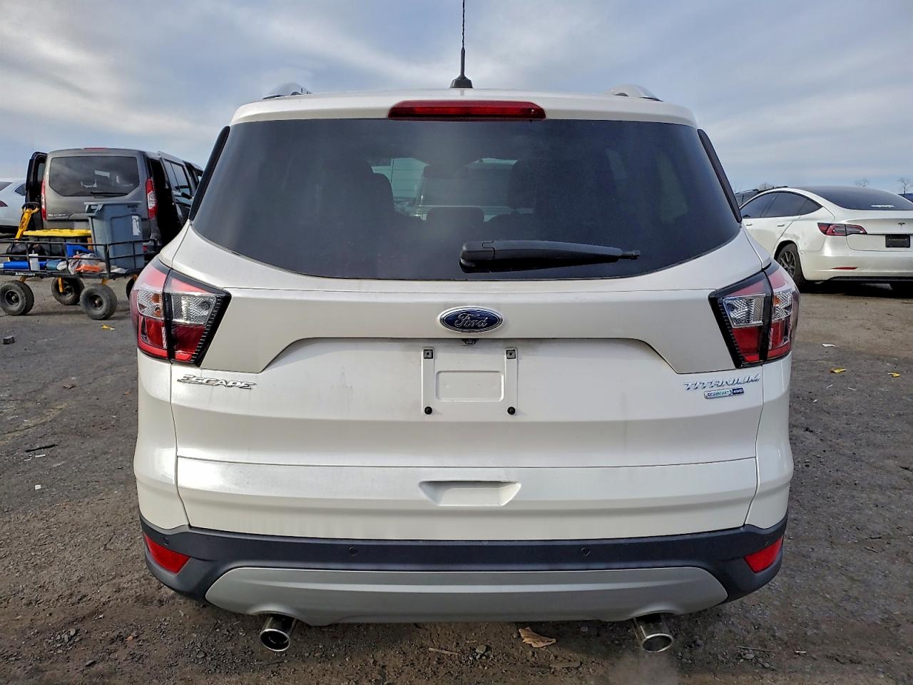 FORD ESCAPE TITANIUM