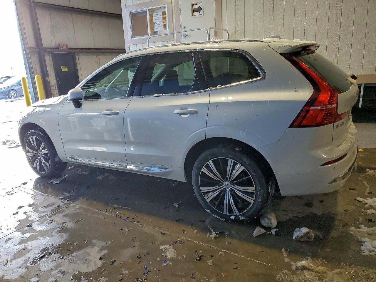 VOLVO XC60 PLUS