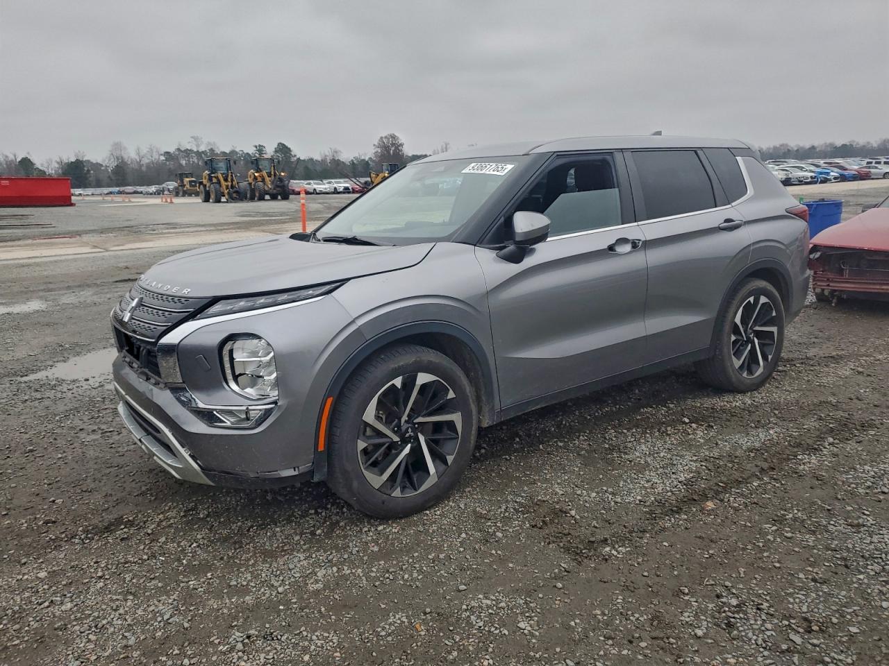 MITSUBISHI OUTLANDER SE
