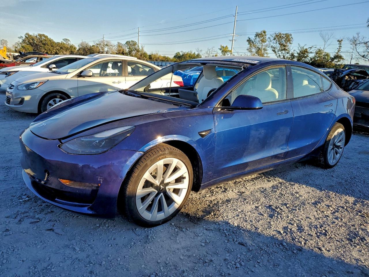 TESLA MODEL 3