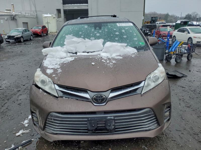 2019 TOYOTA SIENNA XLE #3308324280