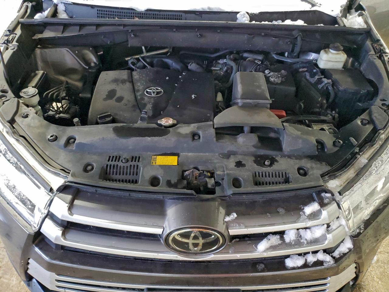 TOYOTA HIGHLANDER LE
