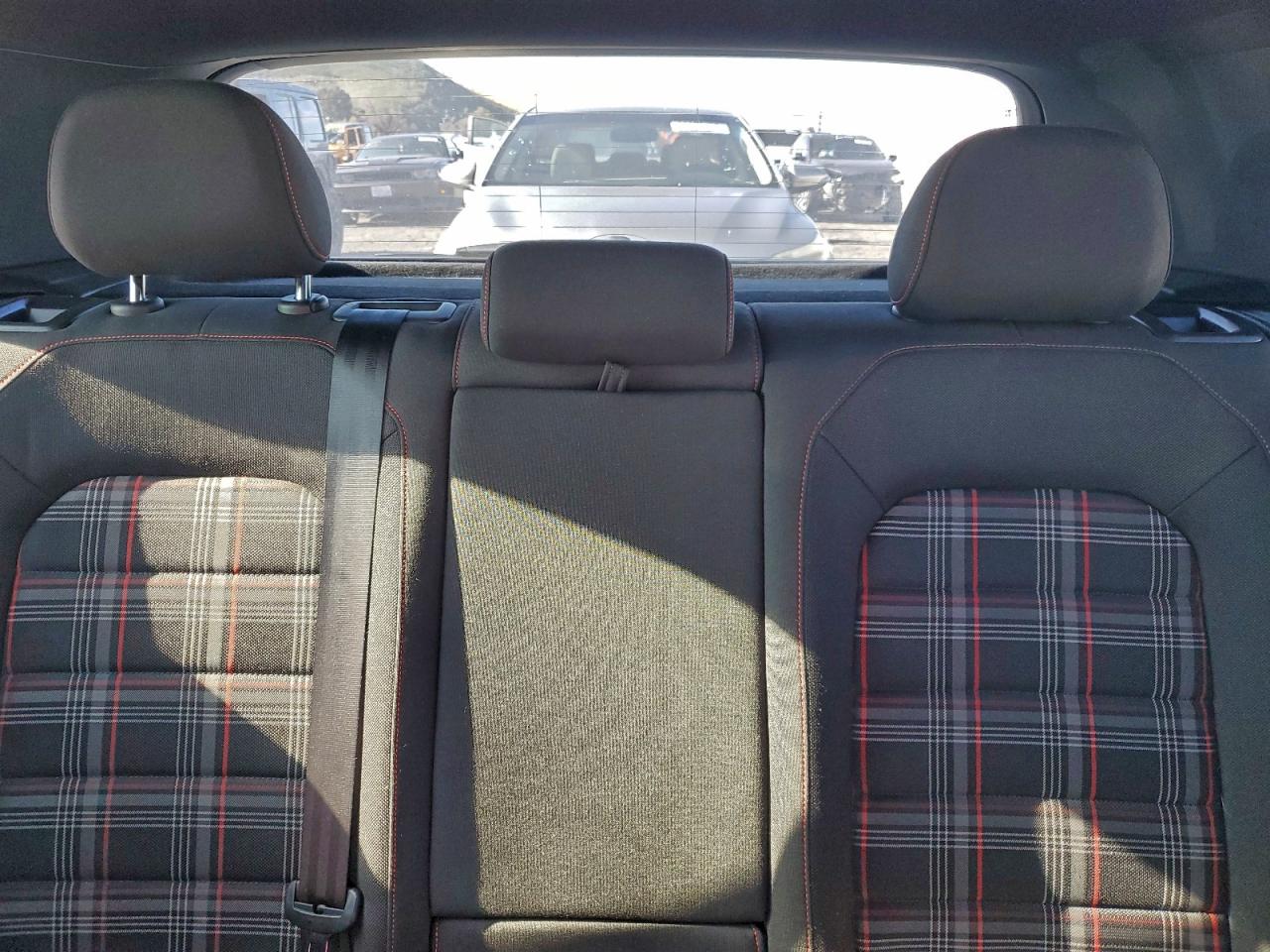 VOLKSWAGEN GOLF GTI S