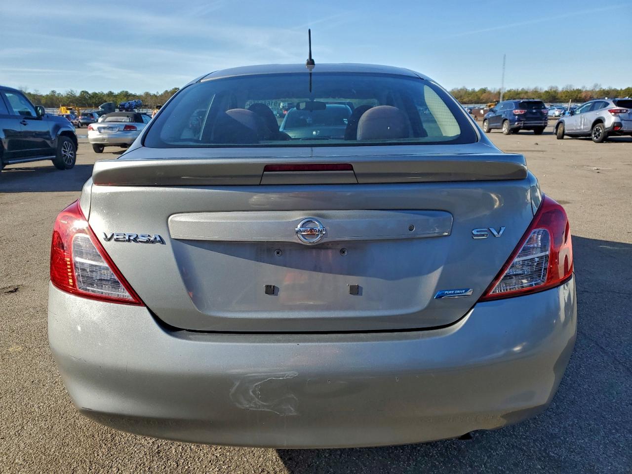 NISSAN VERSA S