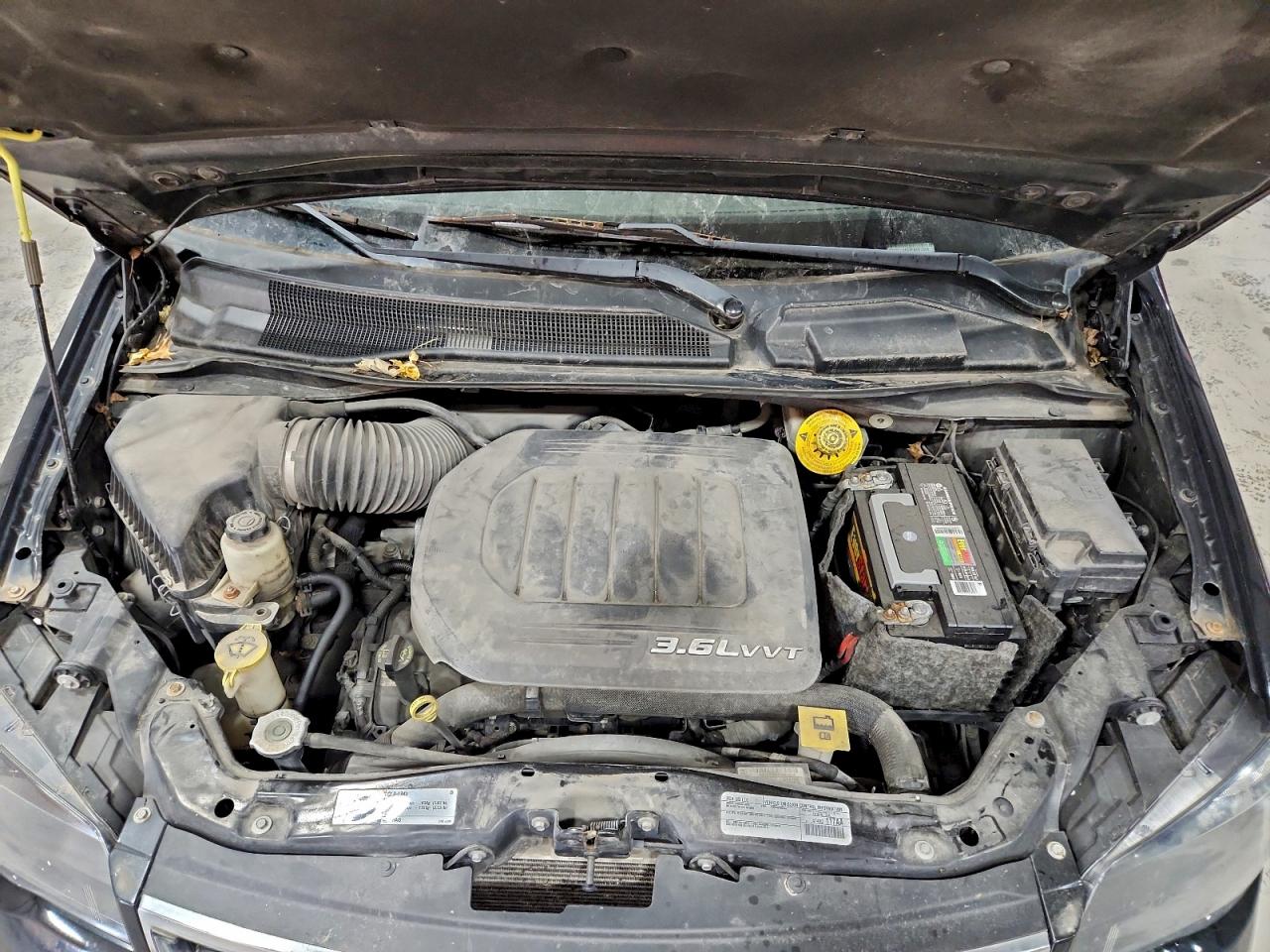 CHRYSLER TOWN & COUNTRY S