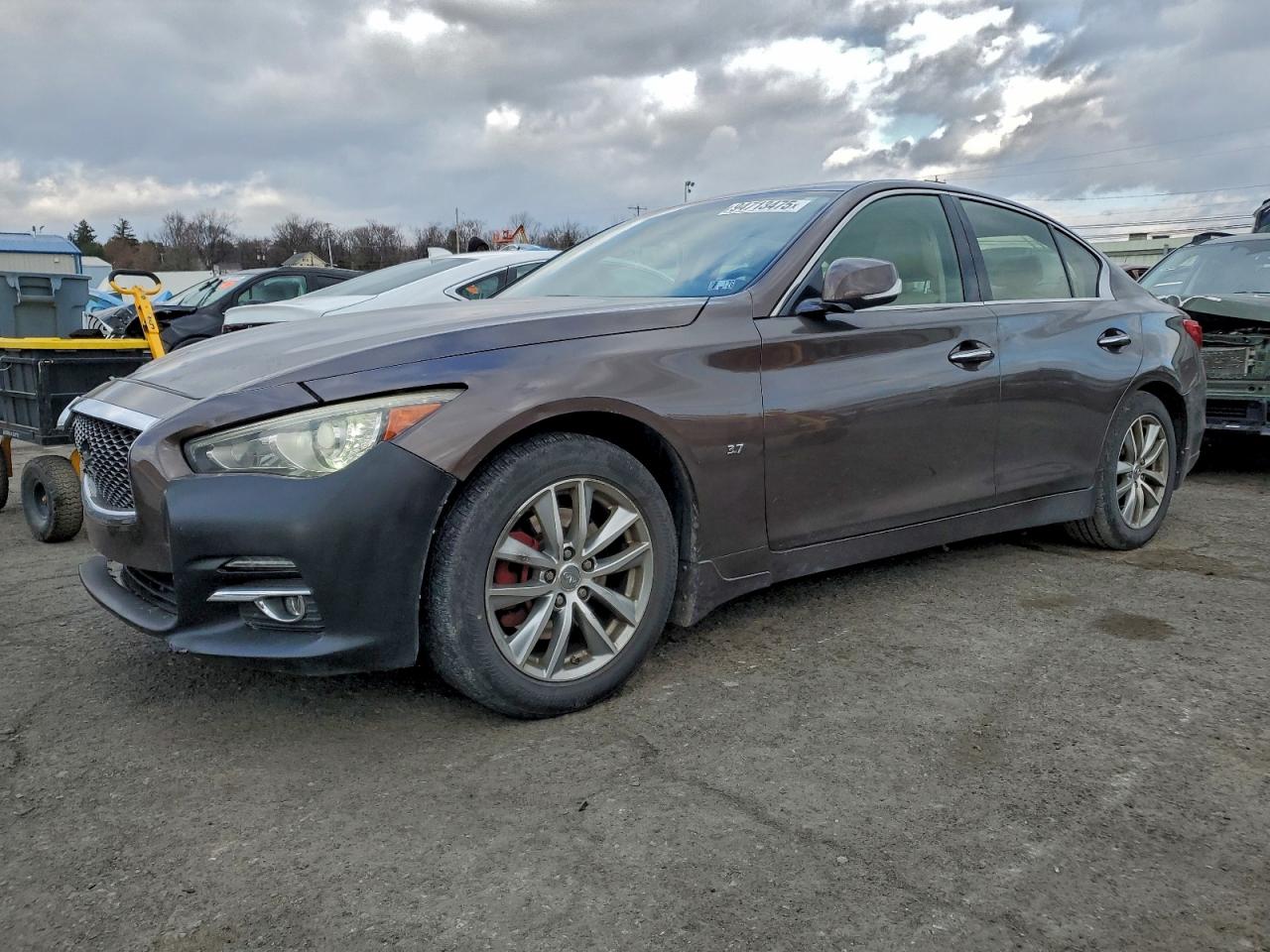 INFINITI Q50 BASE