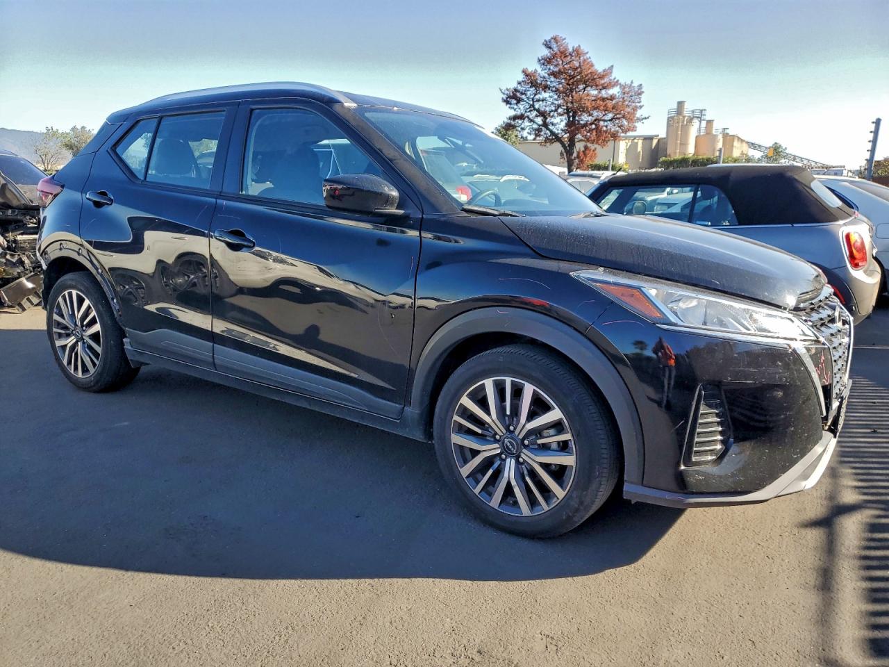NISSAN KICKS SV