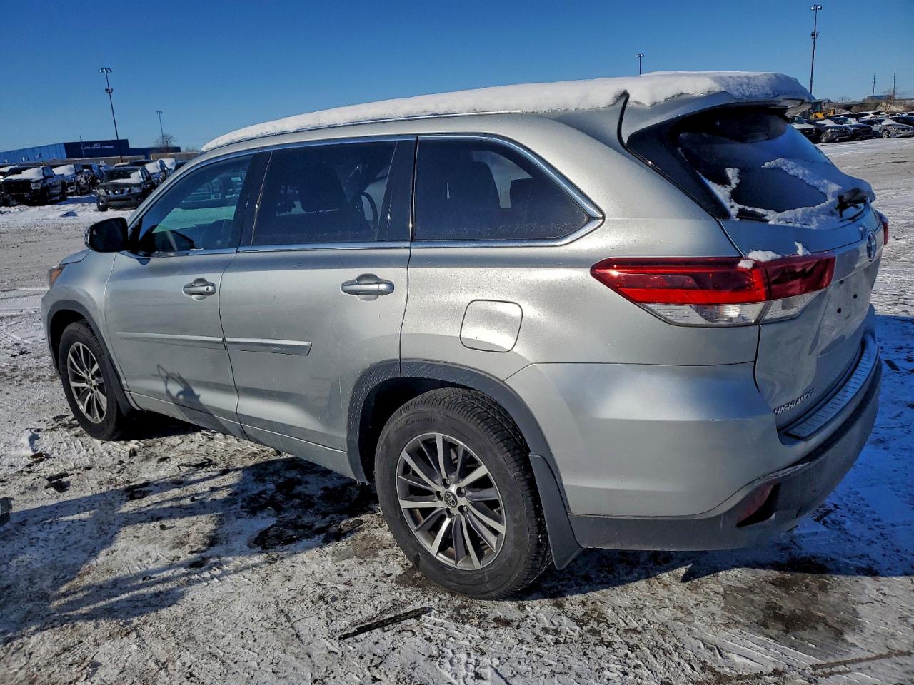 Lot #3305331351 2017 TOYOTA HIGHLANDER