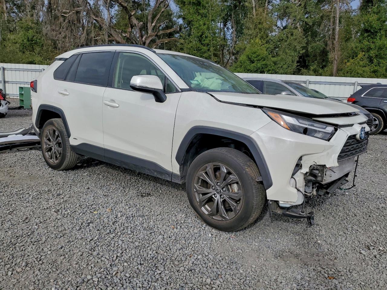 TOYOTA RAV4 XLE PREMIUM