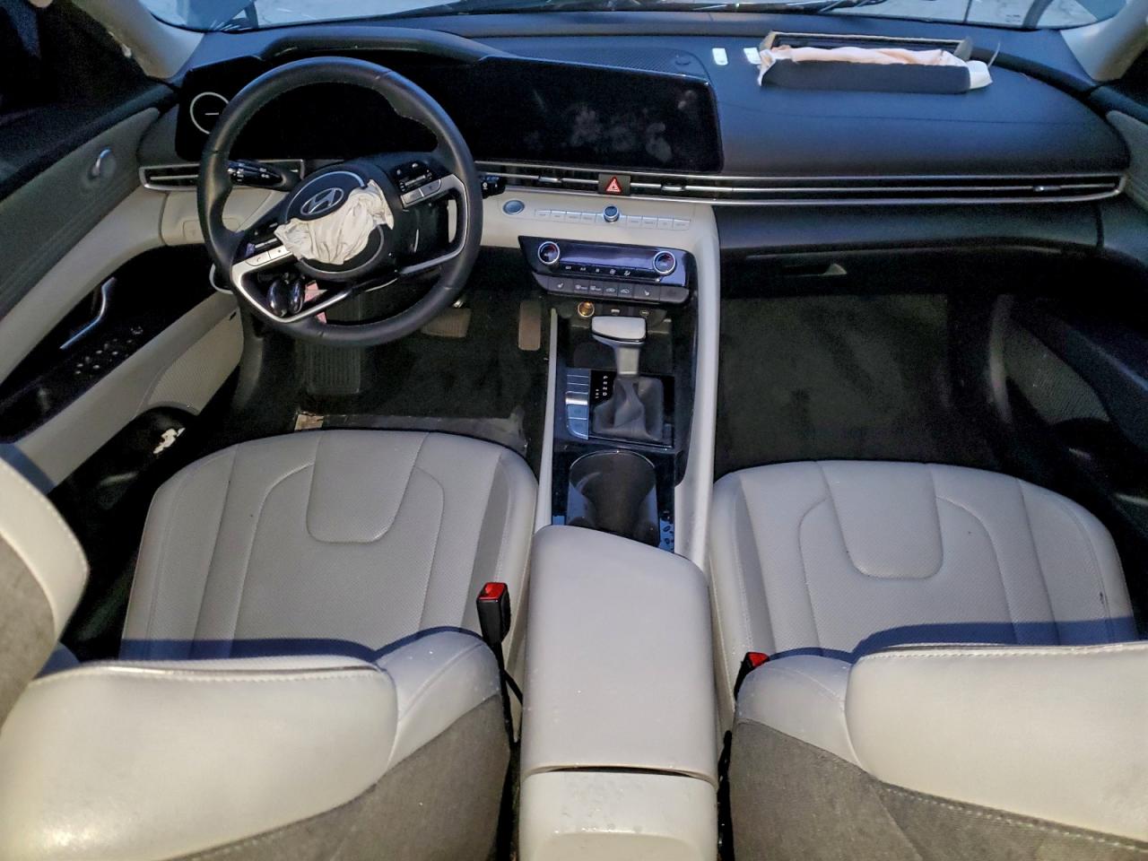 HYUNDAI ELANTRA LIMITED