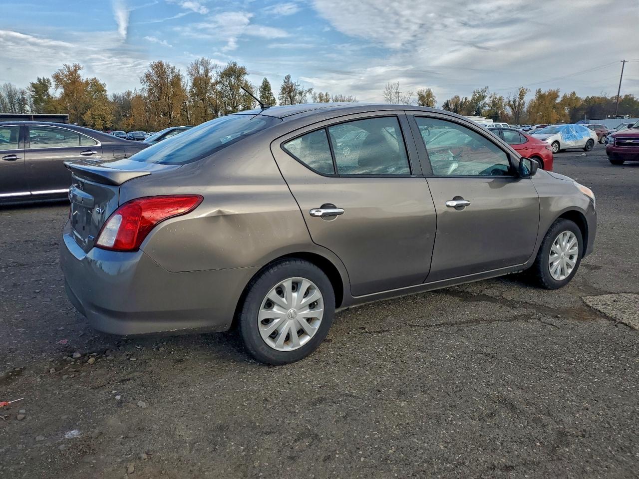 NISSAN VERSA S