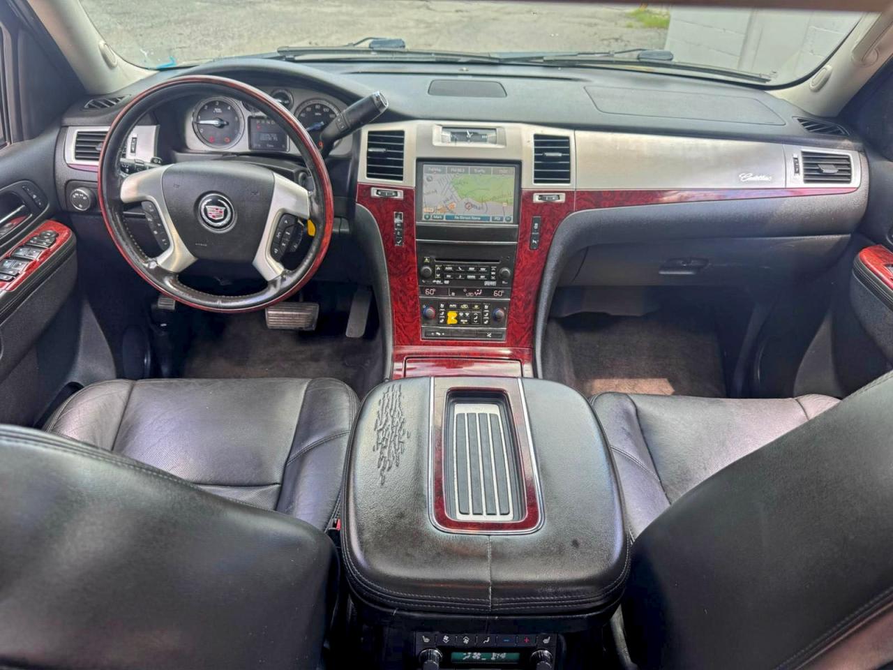 CADILLAC ESCALADE PREMIUM