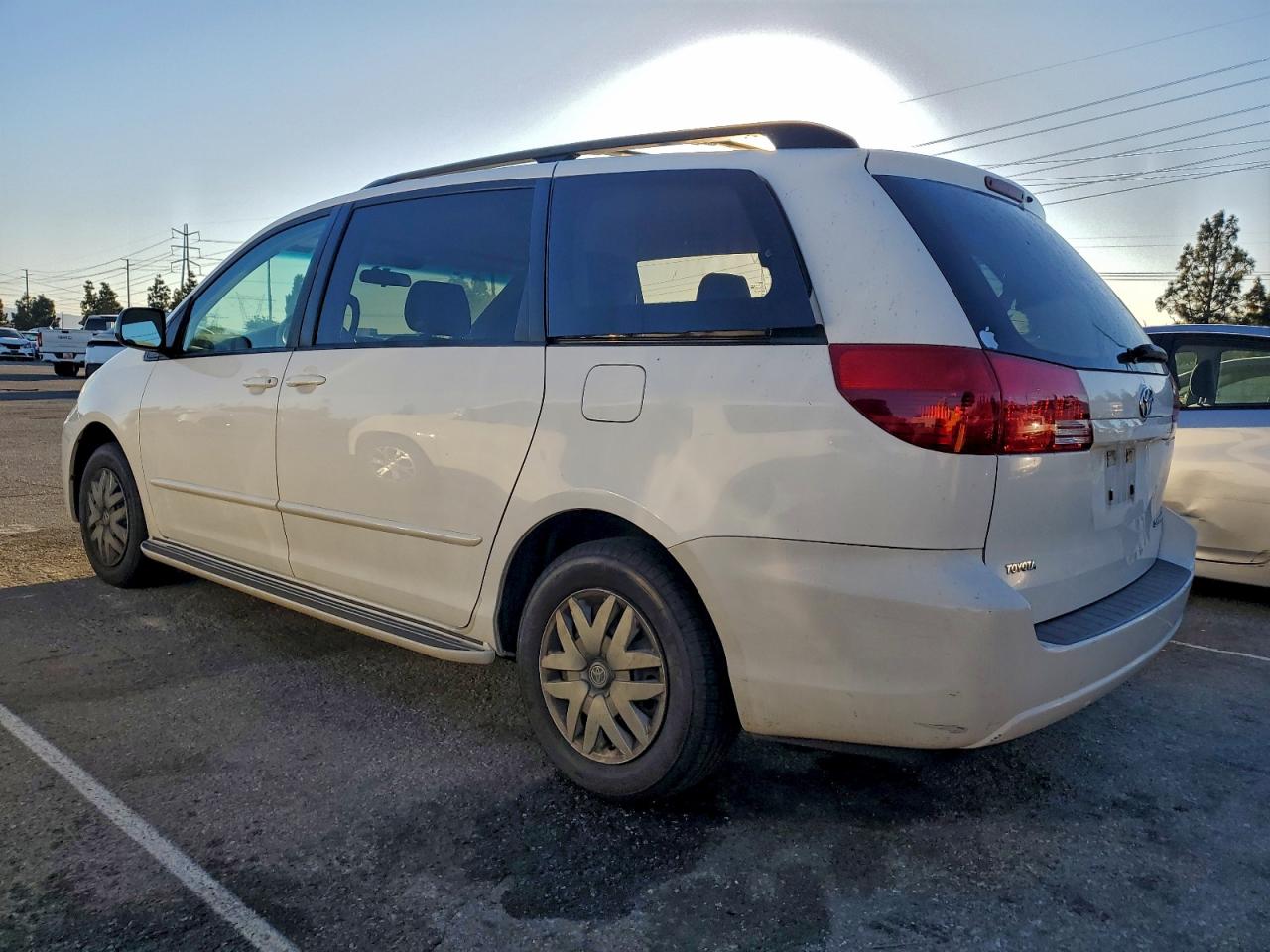 Lot #3311840191 2004 TOYOTA SIENNA CE
