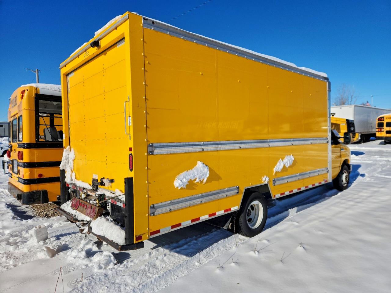 FORD ECONOLINE E350 SUPER DUTY CUTAWAY VAN
