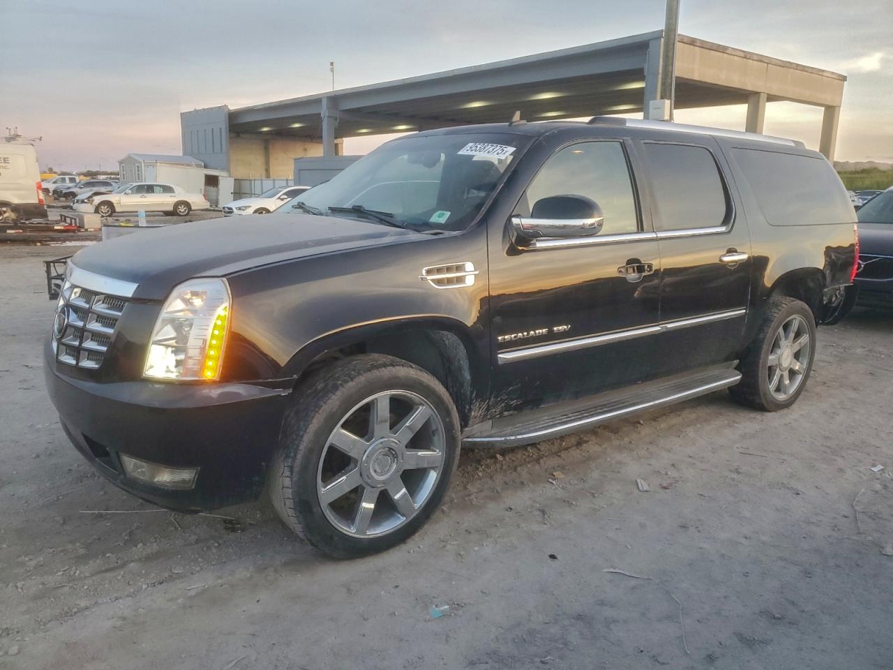 CADILLAC ESCALADE ESV LUXURY
