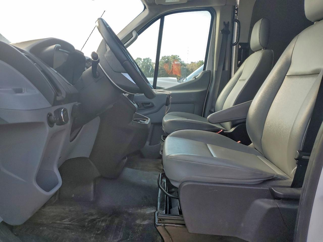 Lot #3318936961 2019 FORD TRANSIT T-