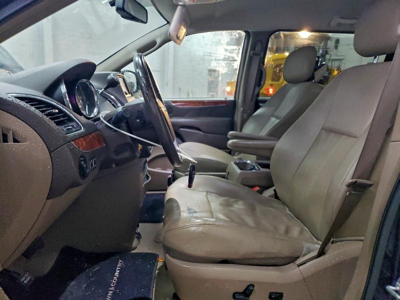 2016 CHRYSLER TOWN & COU #3302749015