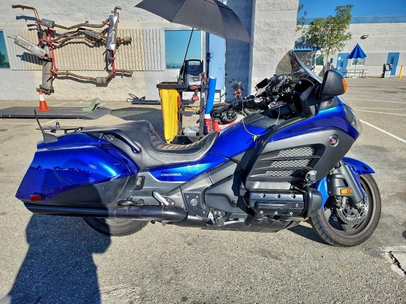 2015 HONDA GL1800 B #3315783360