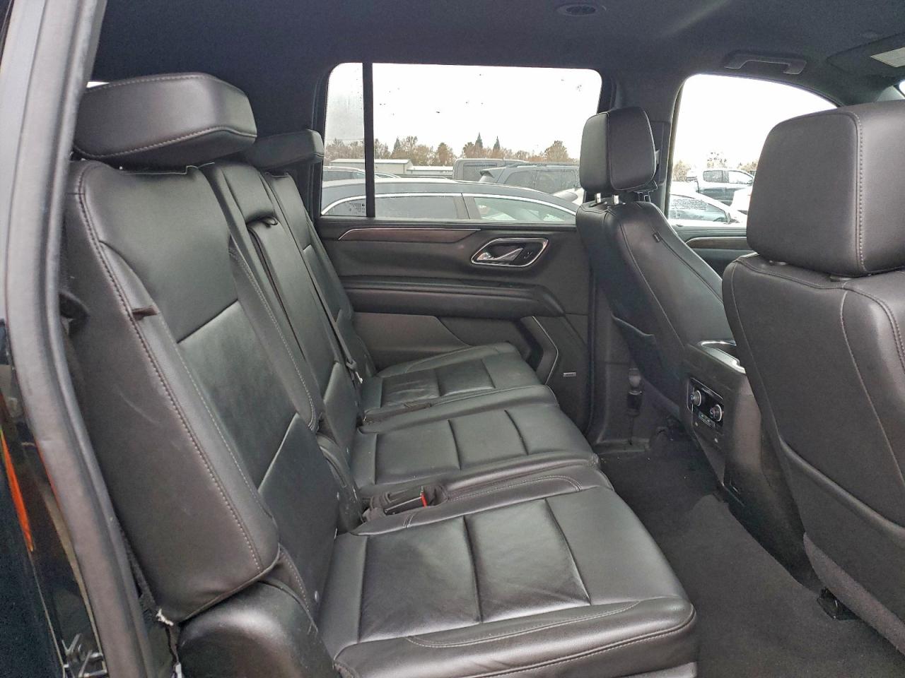 CHEVROLET SUBURBAN C1500 LT