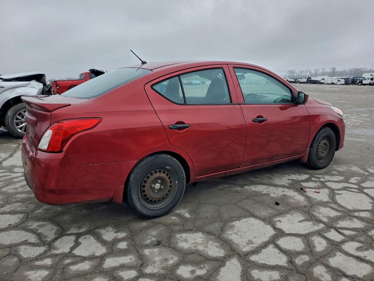 NISSAN VERSA S