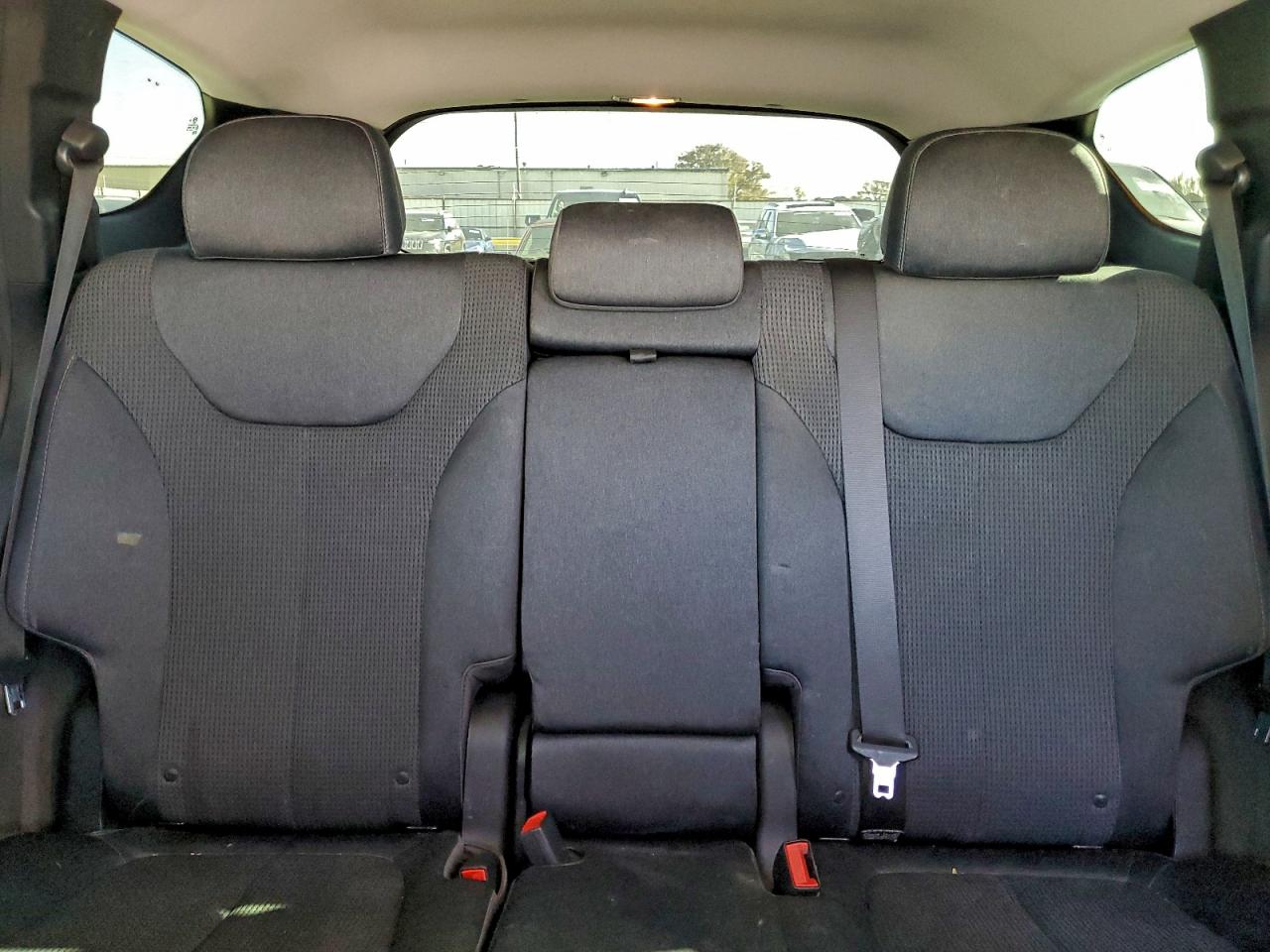 Lot #3317104036 2019 HYUNDAI SANTA FE S