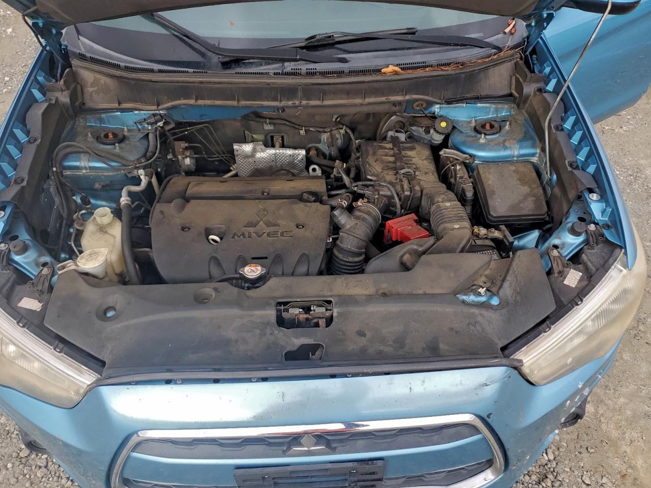 MITSUBISHI OUTLANDER ES