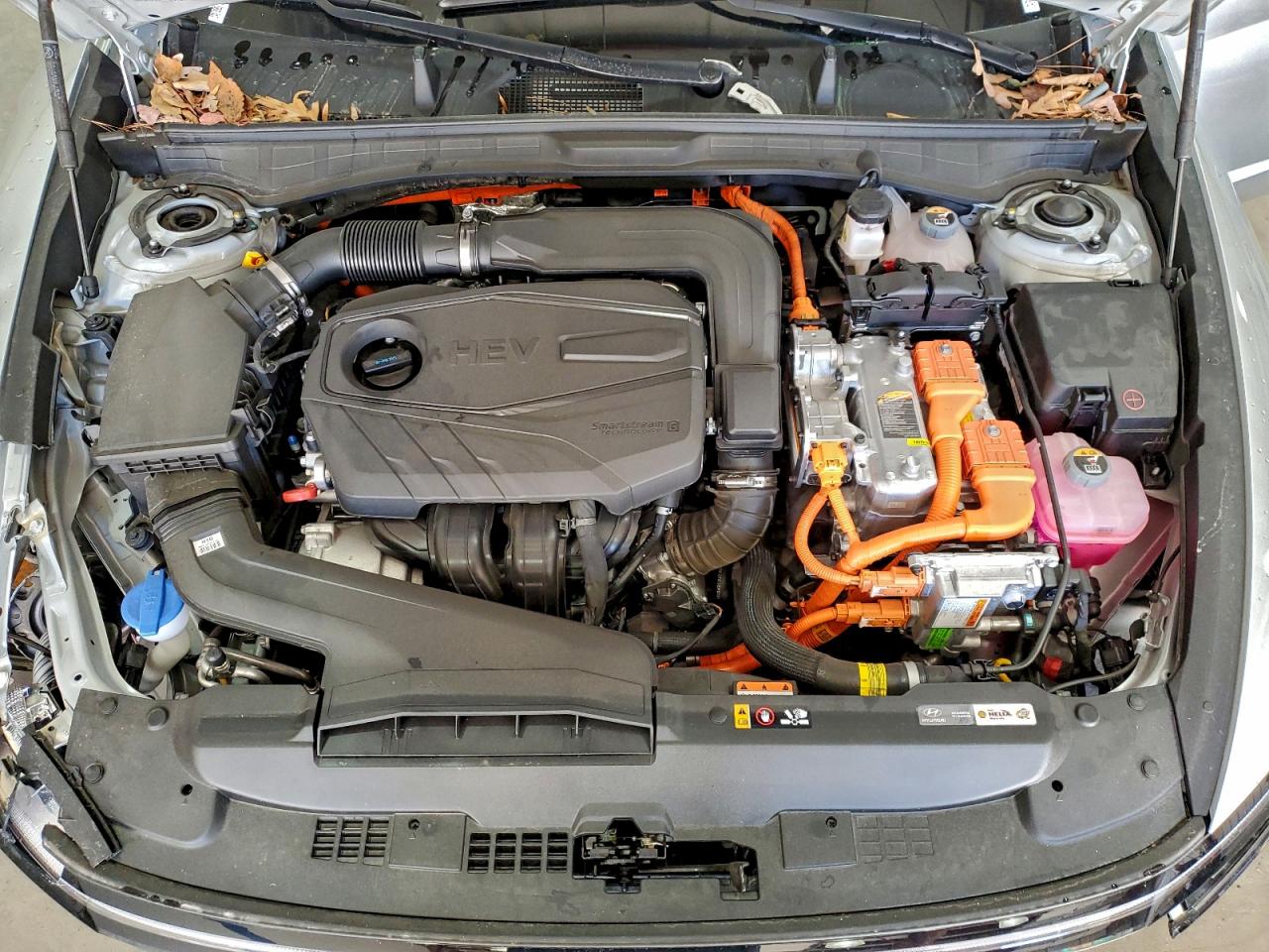 HYUNDAI SONATA HYBRID