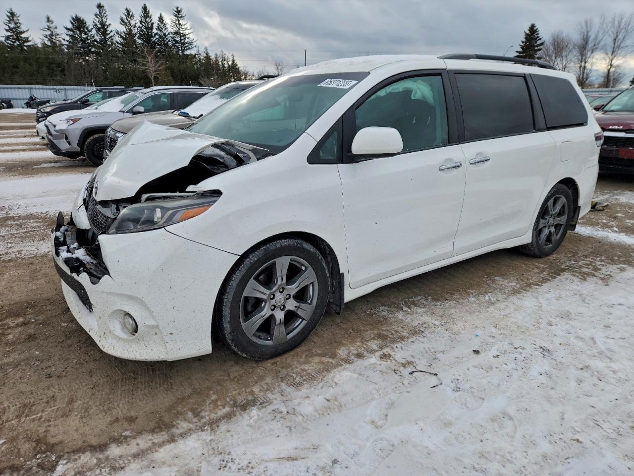 TOYOTA SIENNA SE
