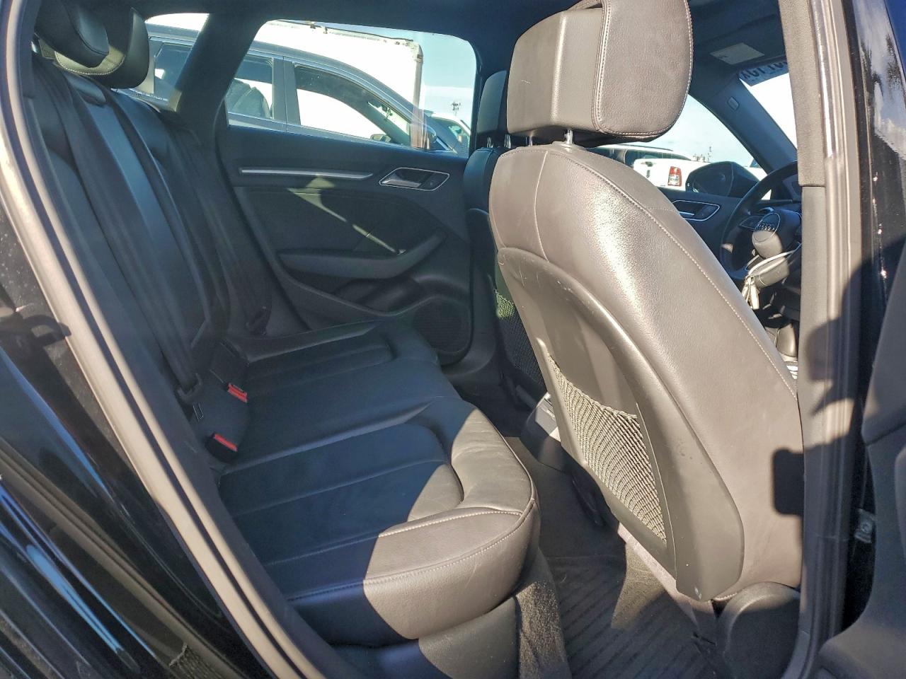 AUDI A3 E-TRON PREMIUM