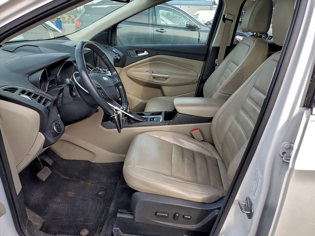 FORD ESCAPE TITANIUM