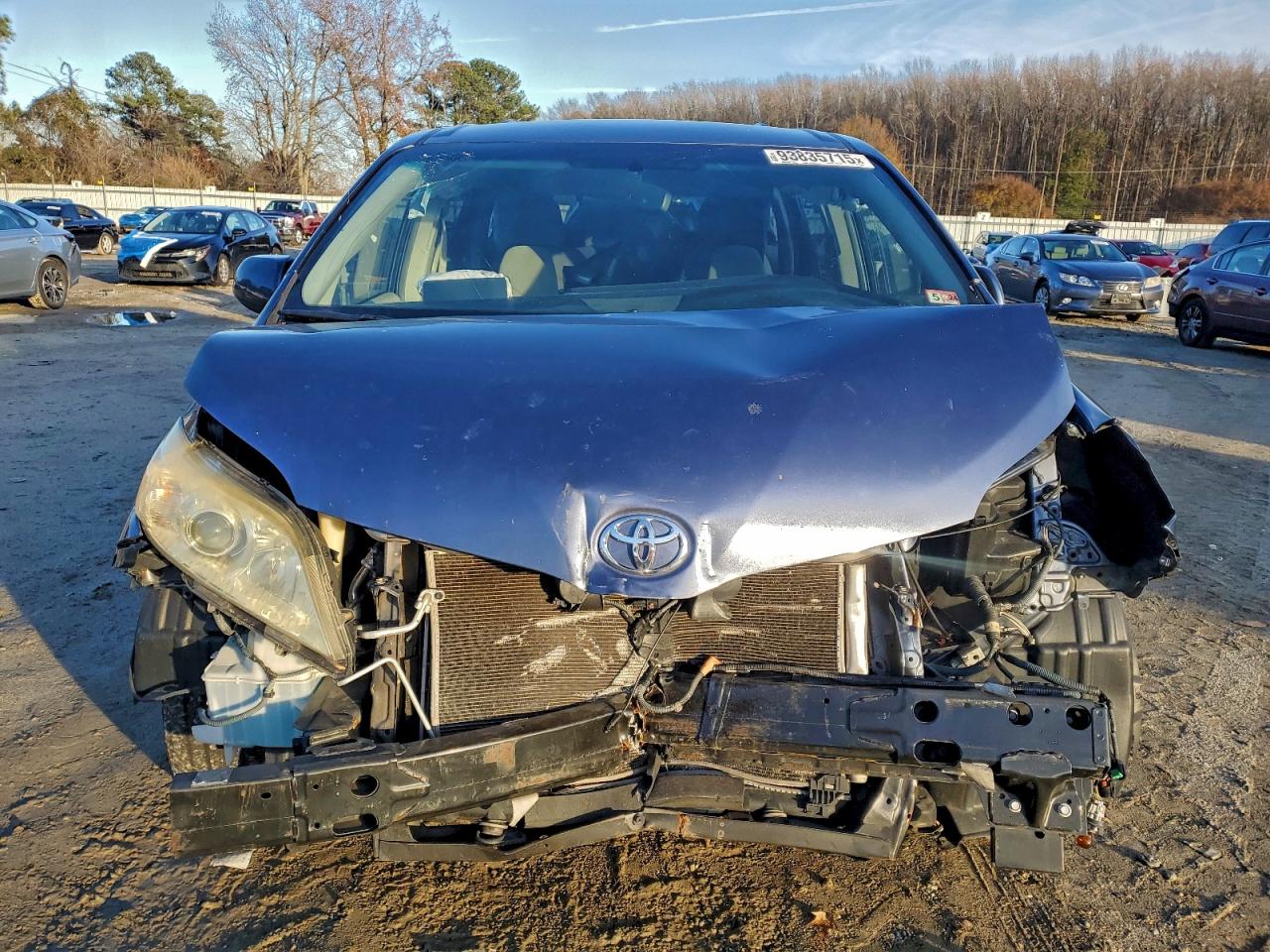 Lot #3309286615 2017 TOYOTA SIENNA LE