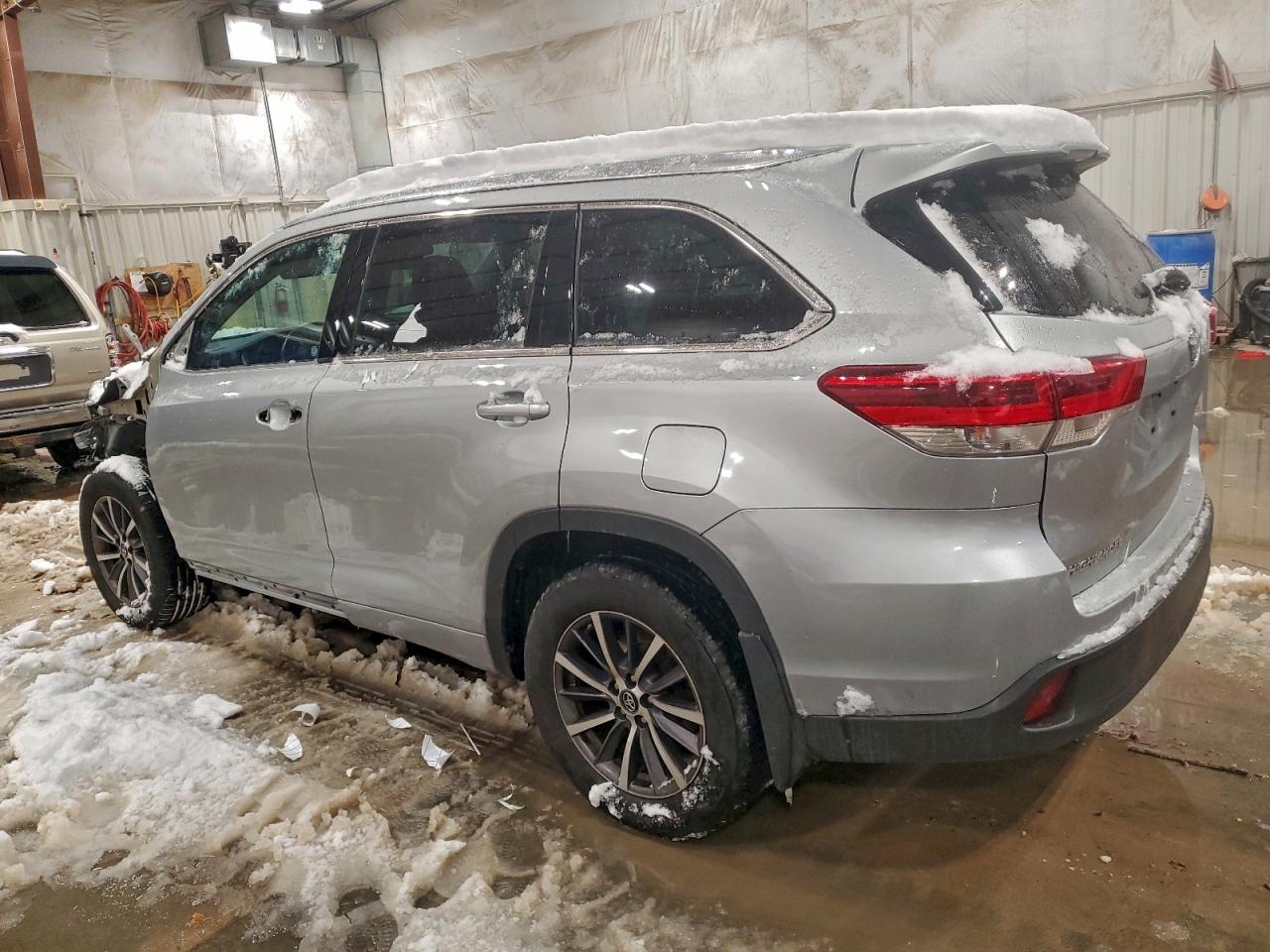 TOYOTA HIGHLANDER SE
