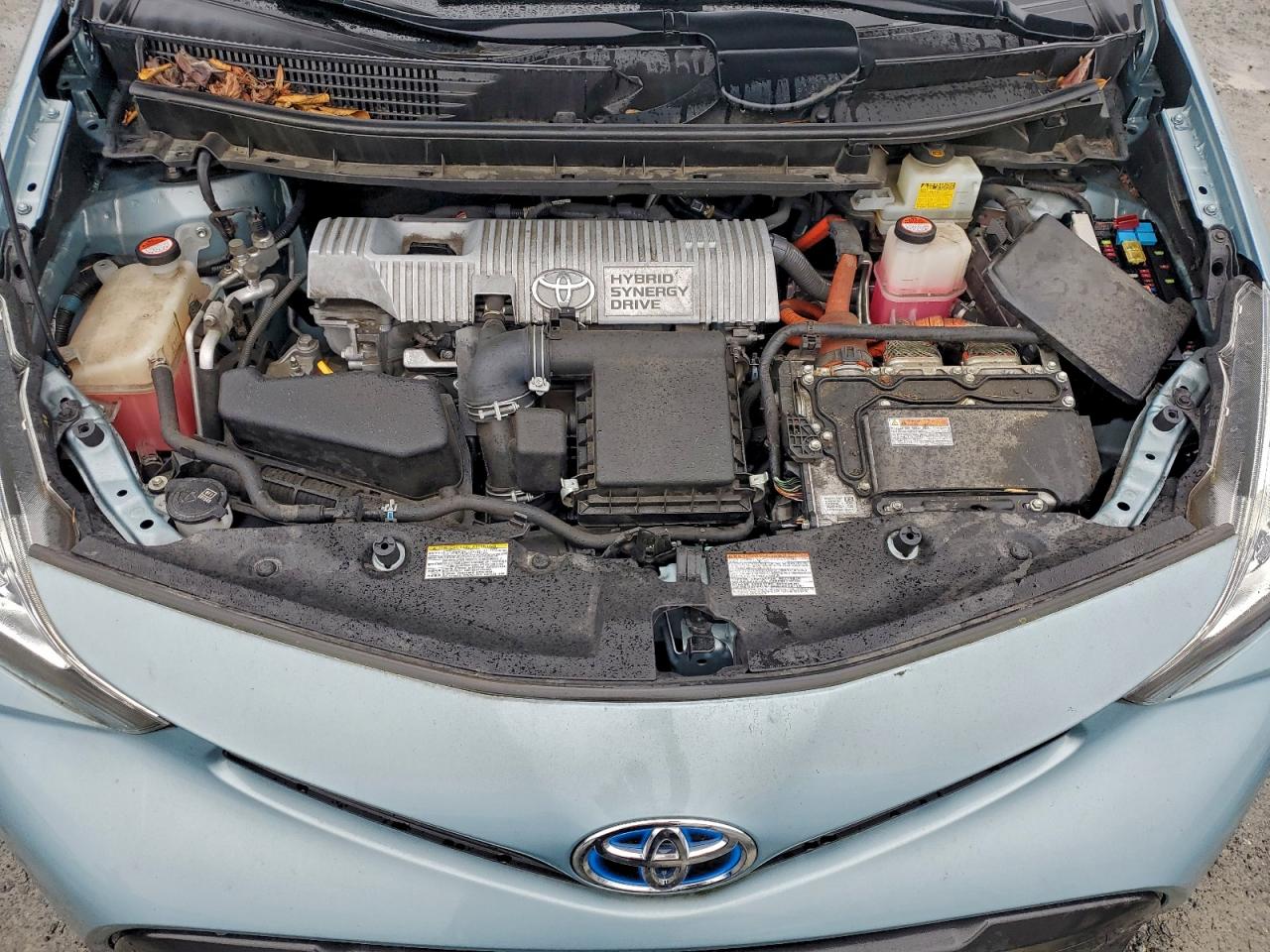 TOYOTA PRIUS V