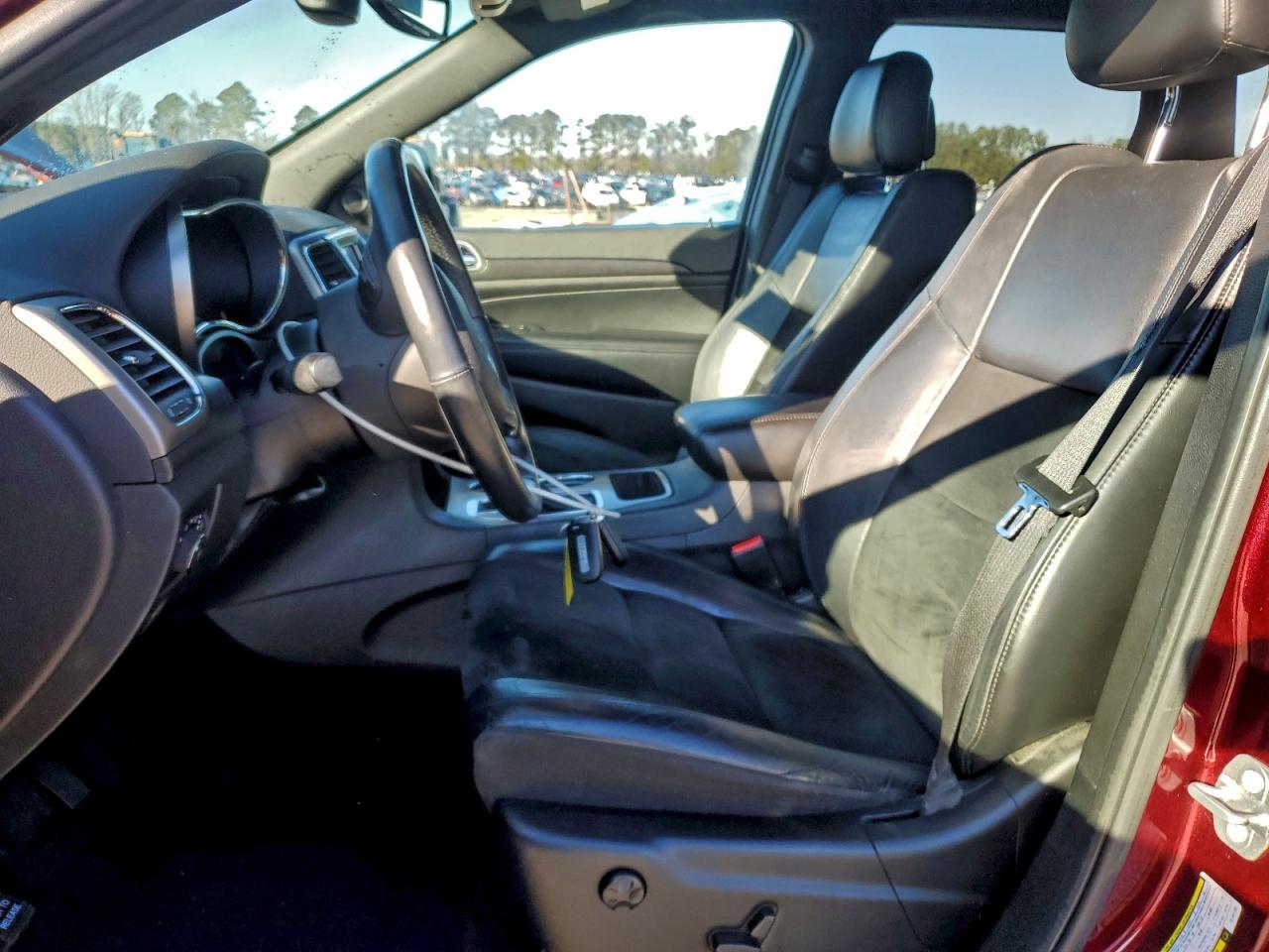 JEEP GRAND CHEROKEE LAREDO