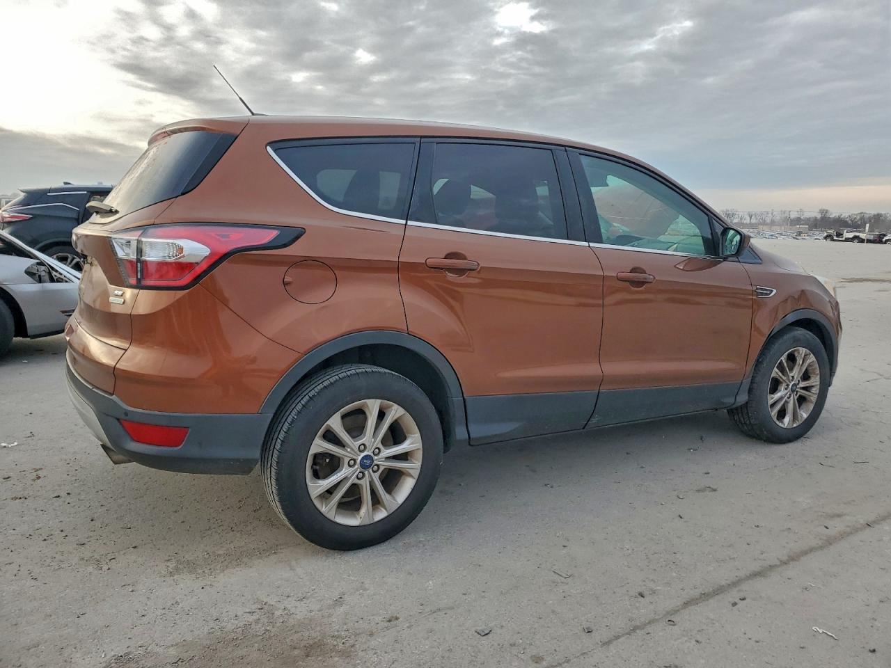 Lot #3317737076 2017 FORD ESCAPE SE