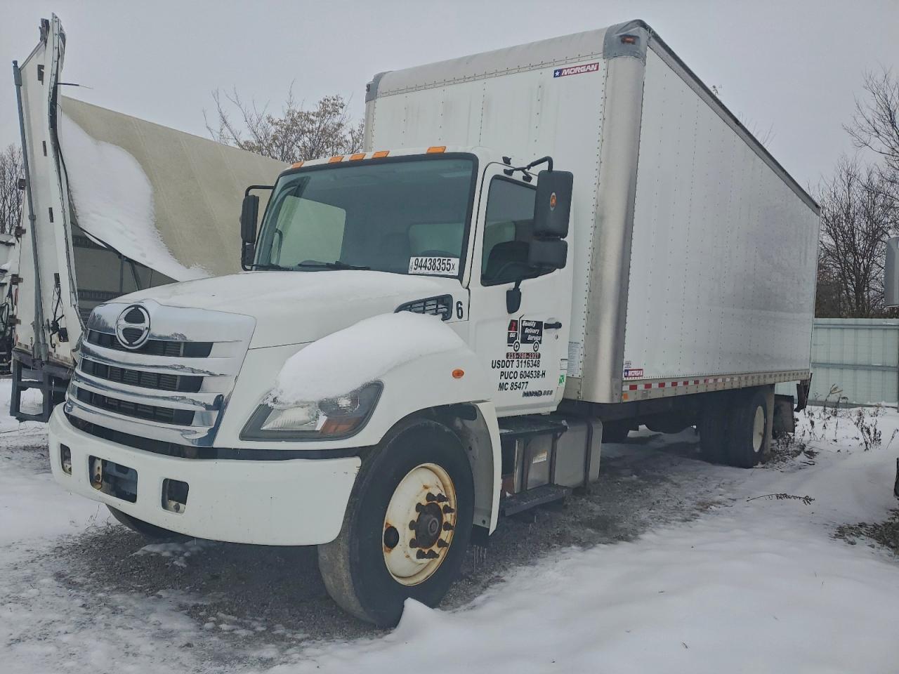 Lot #3312402120 2017 HINO 268