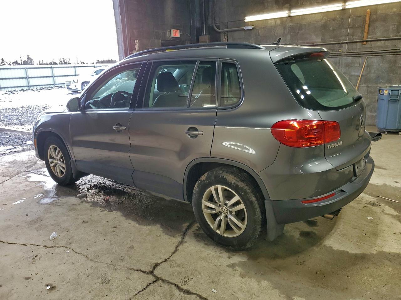 VOLKSWAGEN TIGUAN S
