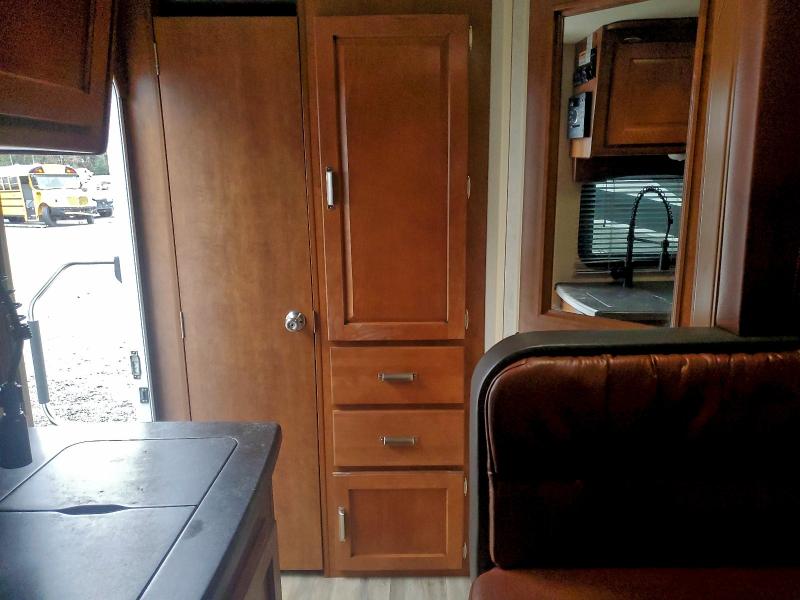 2018 LANCE CAMPER #3311481245