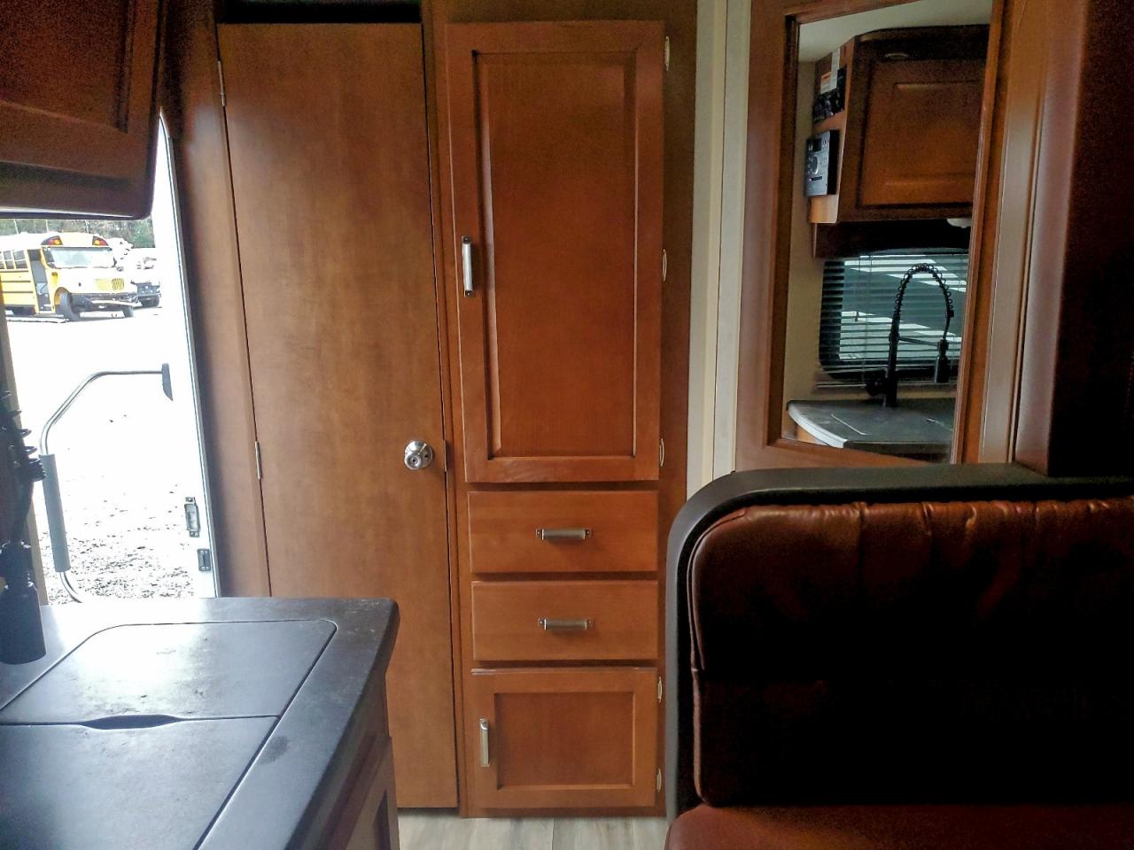 Lot #3311481245 2018 LANCE CAMPER